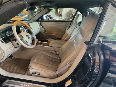 Used 2006 Cadillac XLR image 16