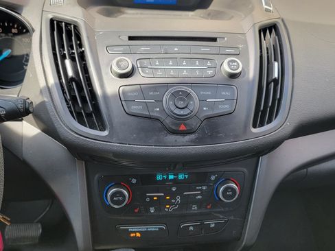 Used 2018 Ford Escape SE image 12