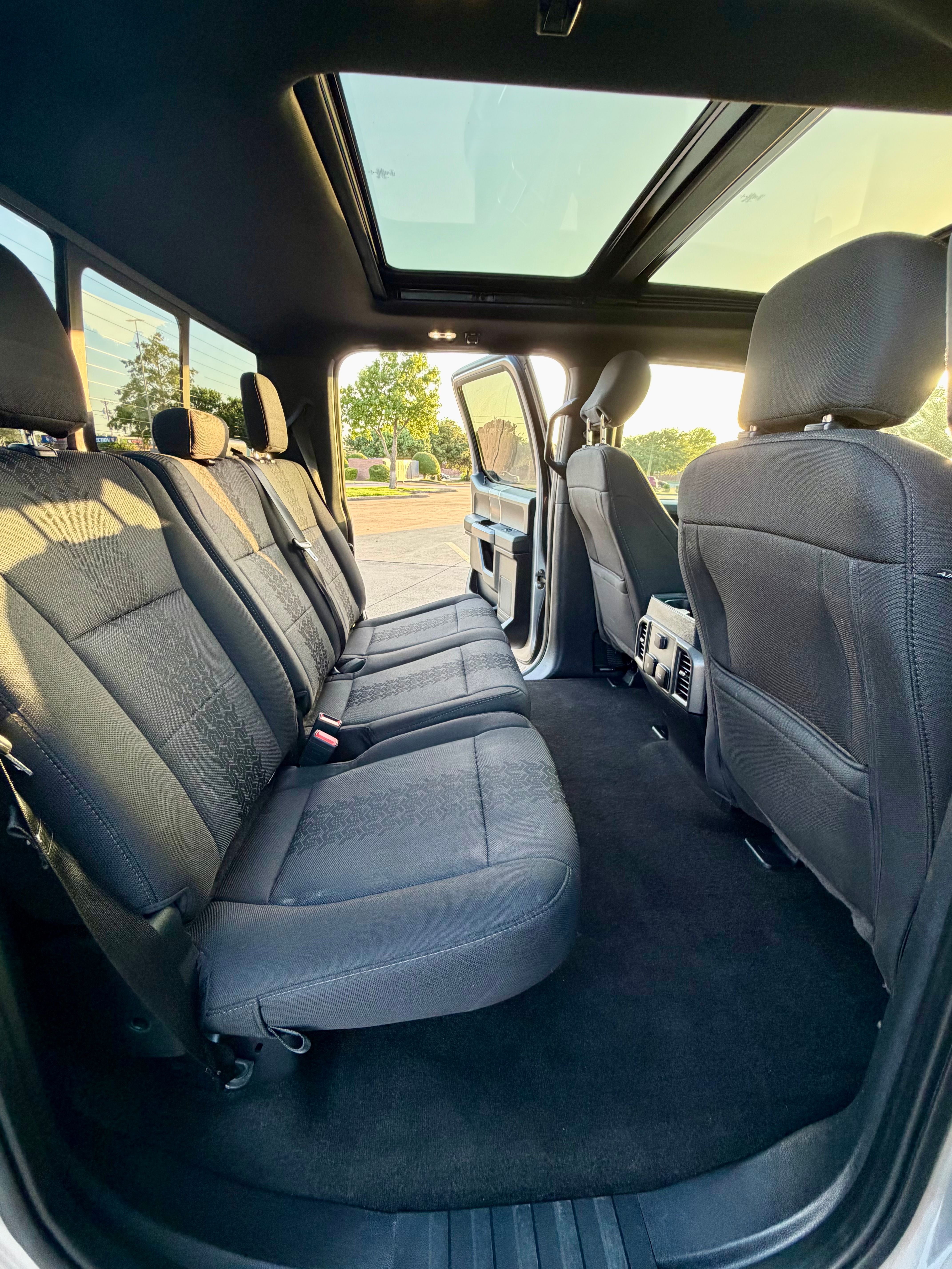 Used 2020 Ford F150 XLT w/ Equipment Group 302A Luxury AWD/4WD image 17