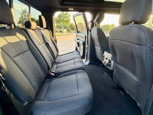 Used 2020 Ford F150 XLT w/ Equipment Group 302A Luxury AWD/4WD image 16