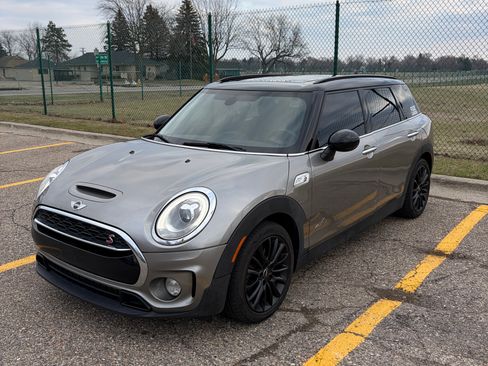 Used 2017 MINI Cooper Clubman S image 4