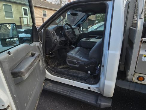 Used 2011 Ford F350 XL image 8