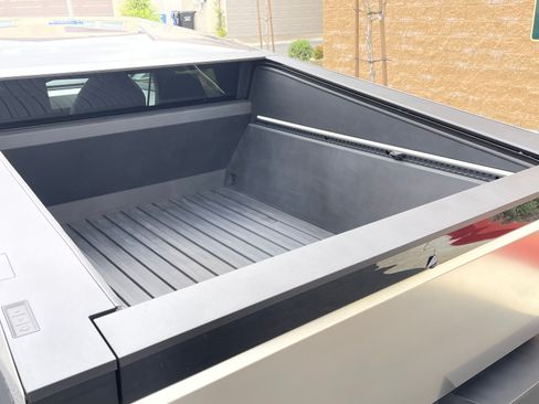 Used 2024 Tesla Cybertruck AWD Crew Cab image 25