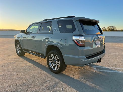 Used 2022 Toyota 4Runner TRD Sport w/ Technology Package image 5