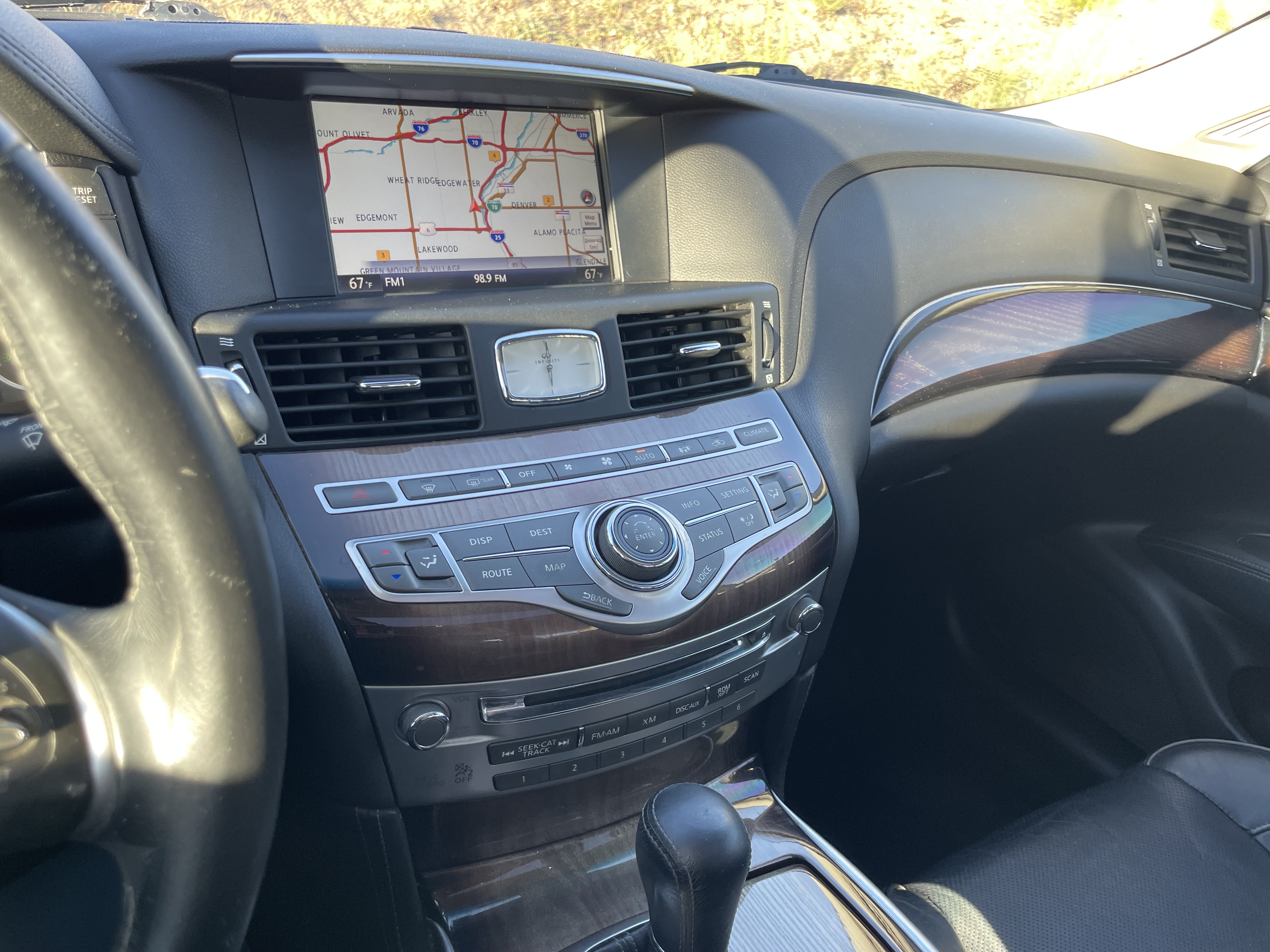 Used 2012 INFINITI M37 x w/ Deluxe Touring Pkg AWD/4WD image 10