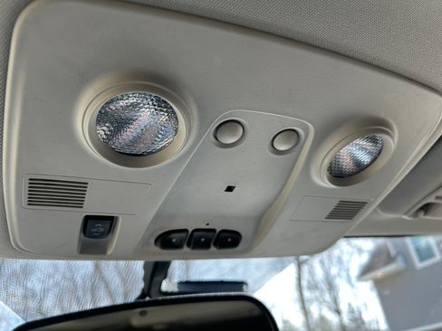 Used 2015 Buick Enclave Leather image 16