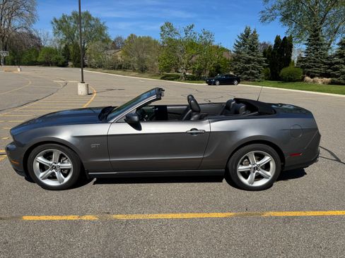 Used 2010 Ford Mustang GT Premium RWD image 6