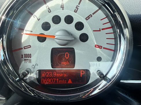 Used 2011 MINI Cooper Convertible FWD image 9