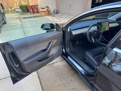 Used 2019 Tesla Model 3 Long Range image 16