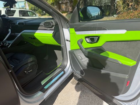 Used 2021 Lamborghini Urus image 15