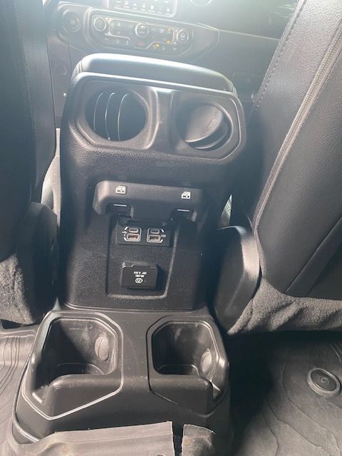 Used 2020 Jeep Wrangler Unlimited Sahara AWD/4WD image 24