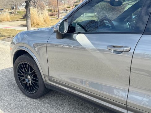 Used 2016 Porsche Cayenne Diesel image 16