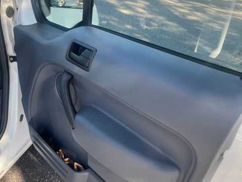 Used 2013 Ford Transit Connect XLT image 9