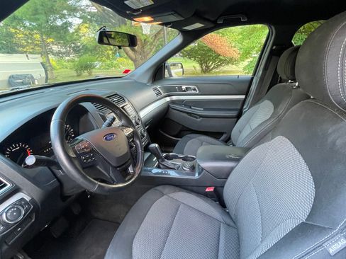 Used 2016 Ford Explorer XLT AWD/4WD image 16