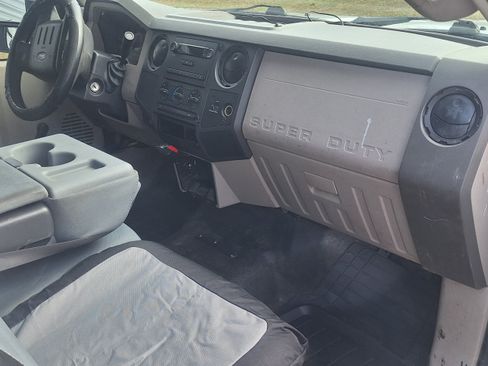 Used 2010 Ford F250 XL image 15