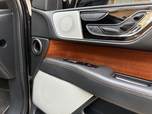 Used 2022 Lincoln Navigator Black Label image 14