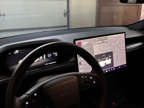 Used 2021 Tesla Model S Plaid image 12