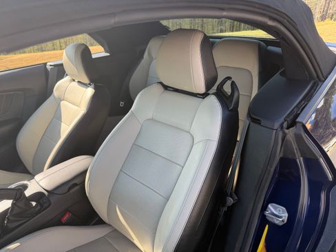 Used 2019 Ford Mustang GT Premium image 9