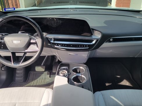 Used 2024 Cadillac Lyriq Luxury image 12