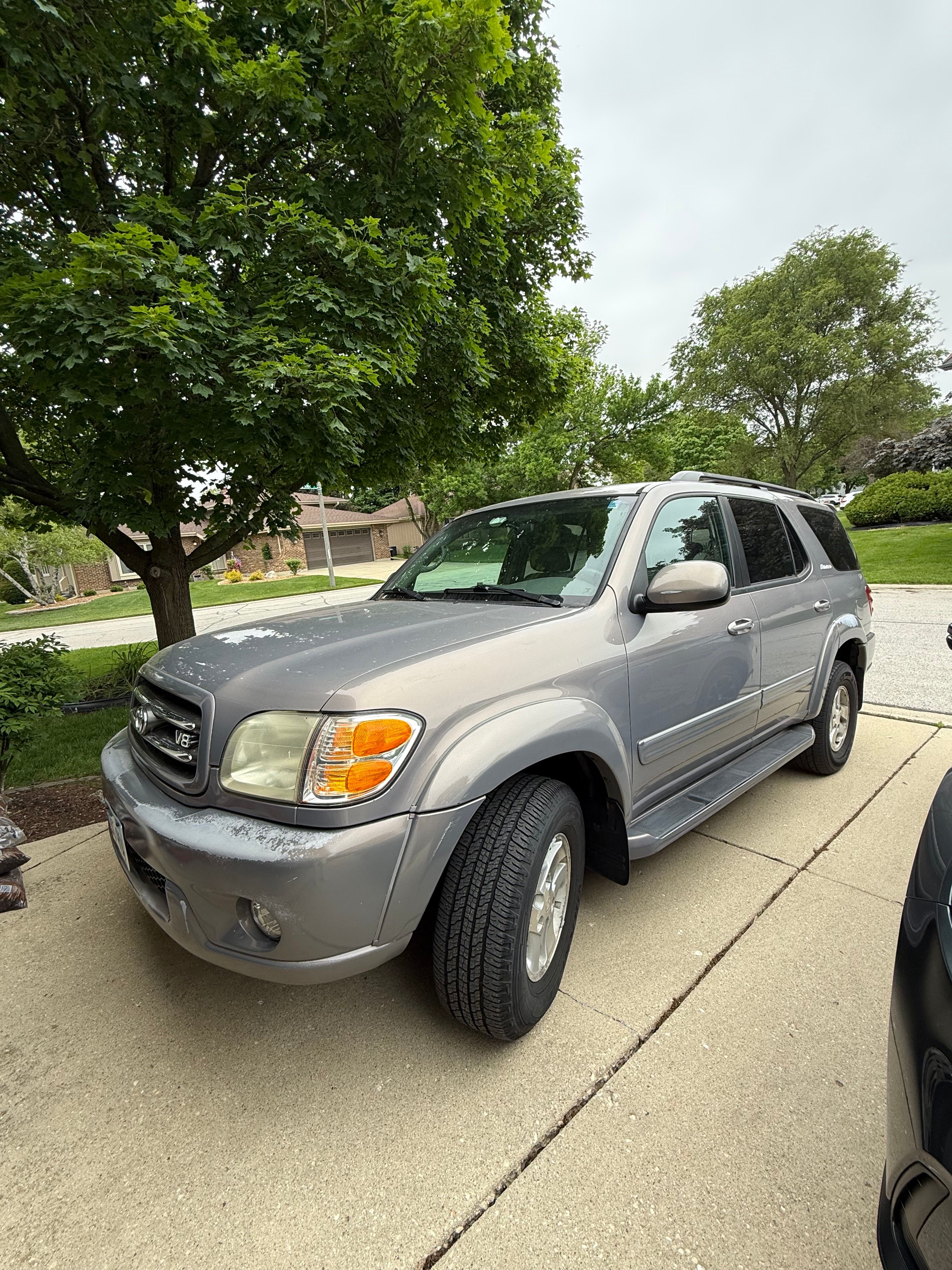 Used 2002 Toyota Sequoia Limited AWD/4WD image 2
