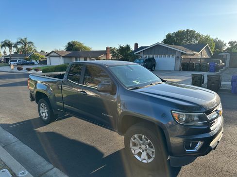Used 2016 Chevrolet Colorado LT w/ LT Convenience Package RWD image 6