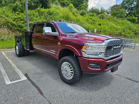 Used 2024 RAM 3500 Limited image 2