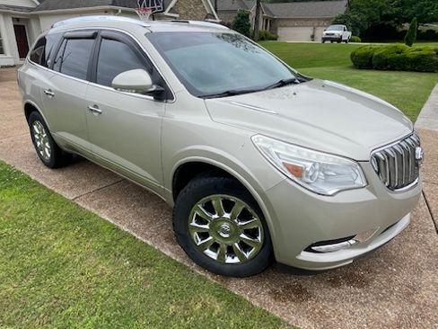 Used 2014 Buick Enclave Leather image 2