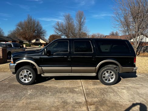 Used 2001 Ford Excursion Limited image 2