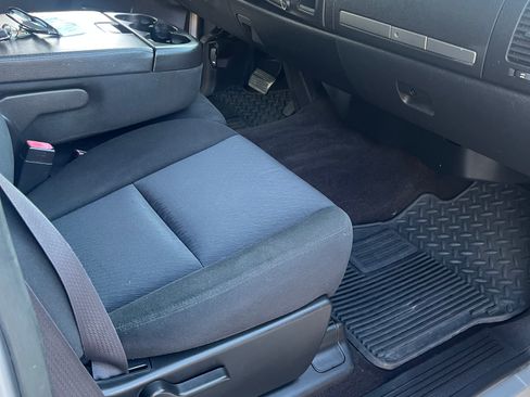 Used 2011 GMC Sierra 1500 SLE w/ Power Tech Package image 4