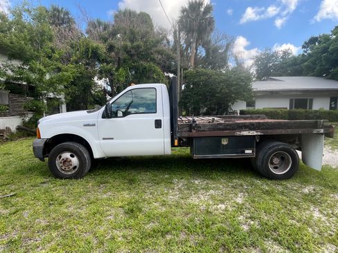 Used 2005 Ford F350 4x4 Regular Cab DRW Super Duty image 1