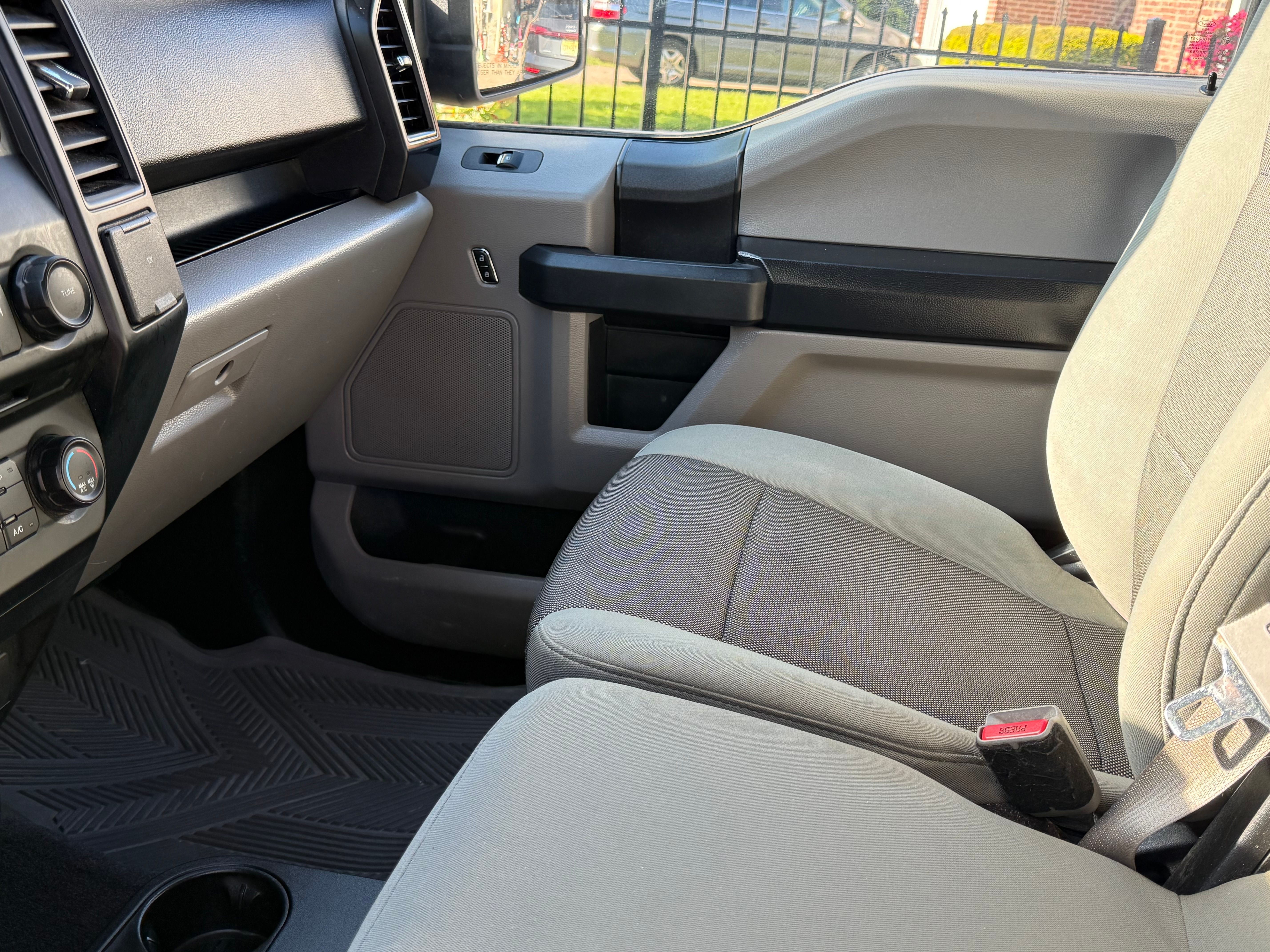 Used 2016 Ford F150 XL w/ Equipment Group 101A Mid AWD/4WD image 2