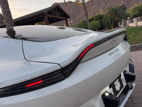 Used 2020 Aston Martin V8 Vantage Coupe RWD image 11
