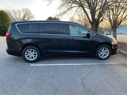 Used 2020 Chrysler Voyager LX w/ Cold Weather Group FWD image 2