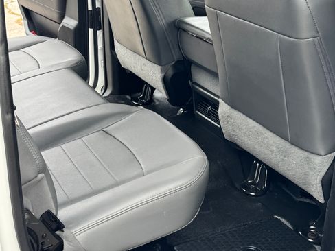 Used 2018 RAM 3500 Tradesman image 5