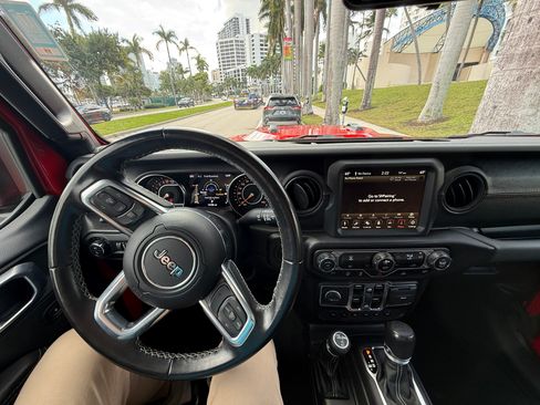 Used 2022 Jeep Gladiator Overland w/ Popular Equipment Package image 9