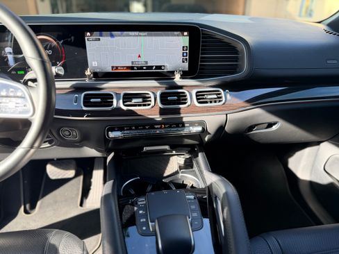 Used 2021 Mercedes-Benz GLS 450 4MATIC image 8