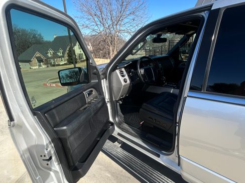 Used 2017 Ford Expedition Limited w/ Equipment Group 301A image 11