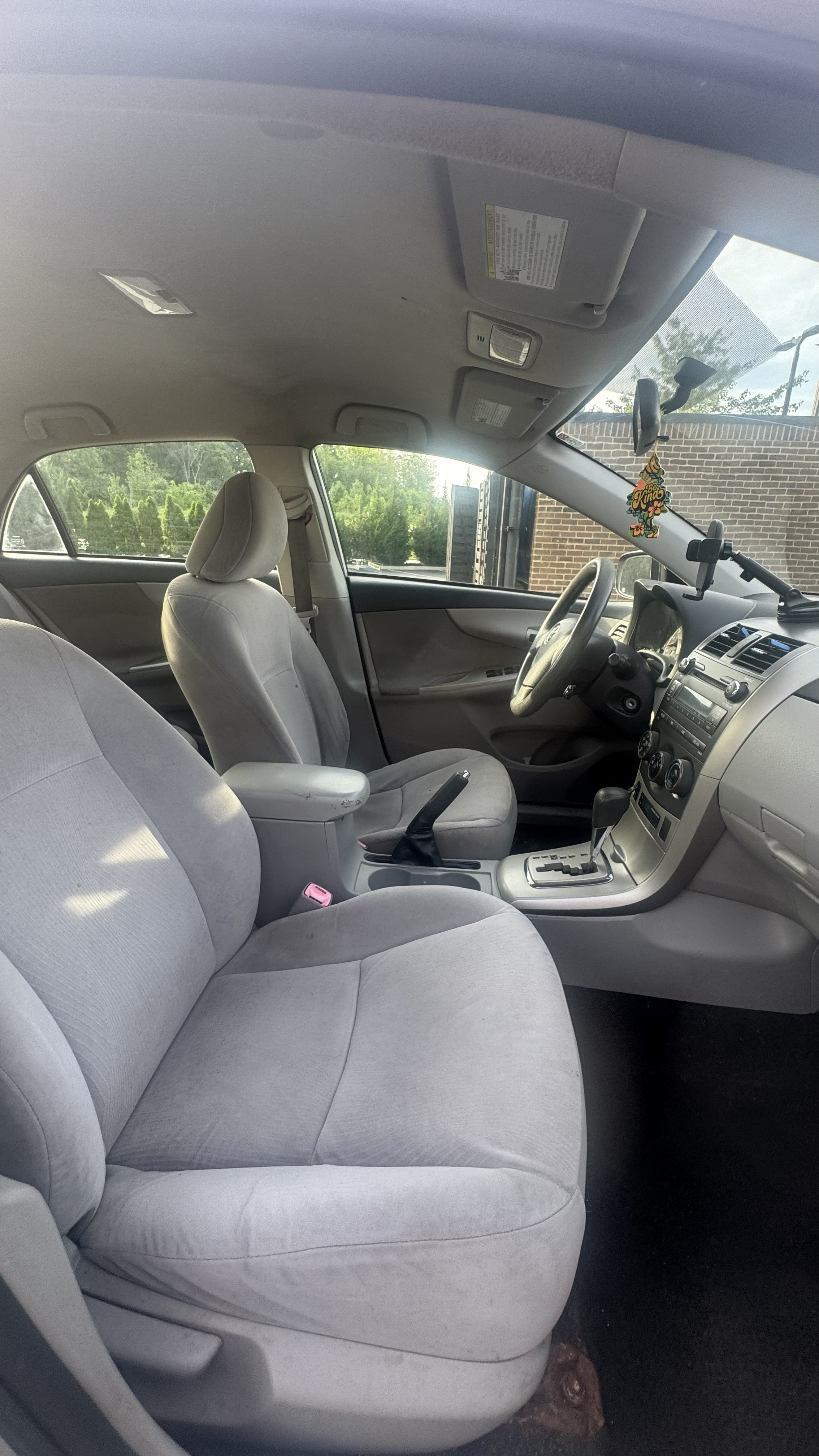 Used 2011 Toyota Corolla LE FWD image 12