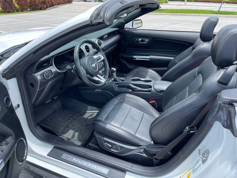 Used 2019 Ford Mustang Premium w/ Equipment Group 201A RWD image 8