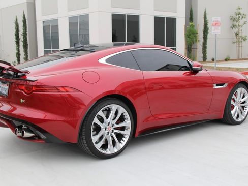 Used 2015 Jaguar F-TYPE R RWD image 9