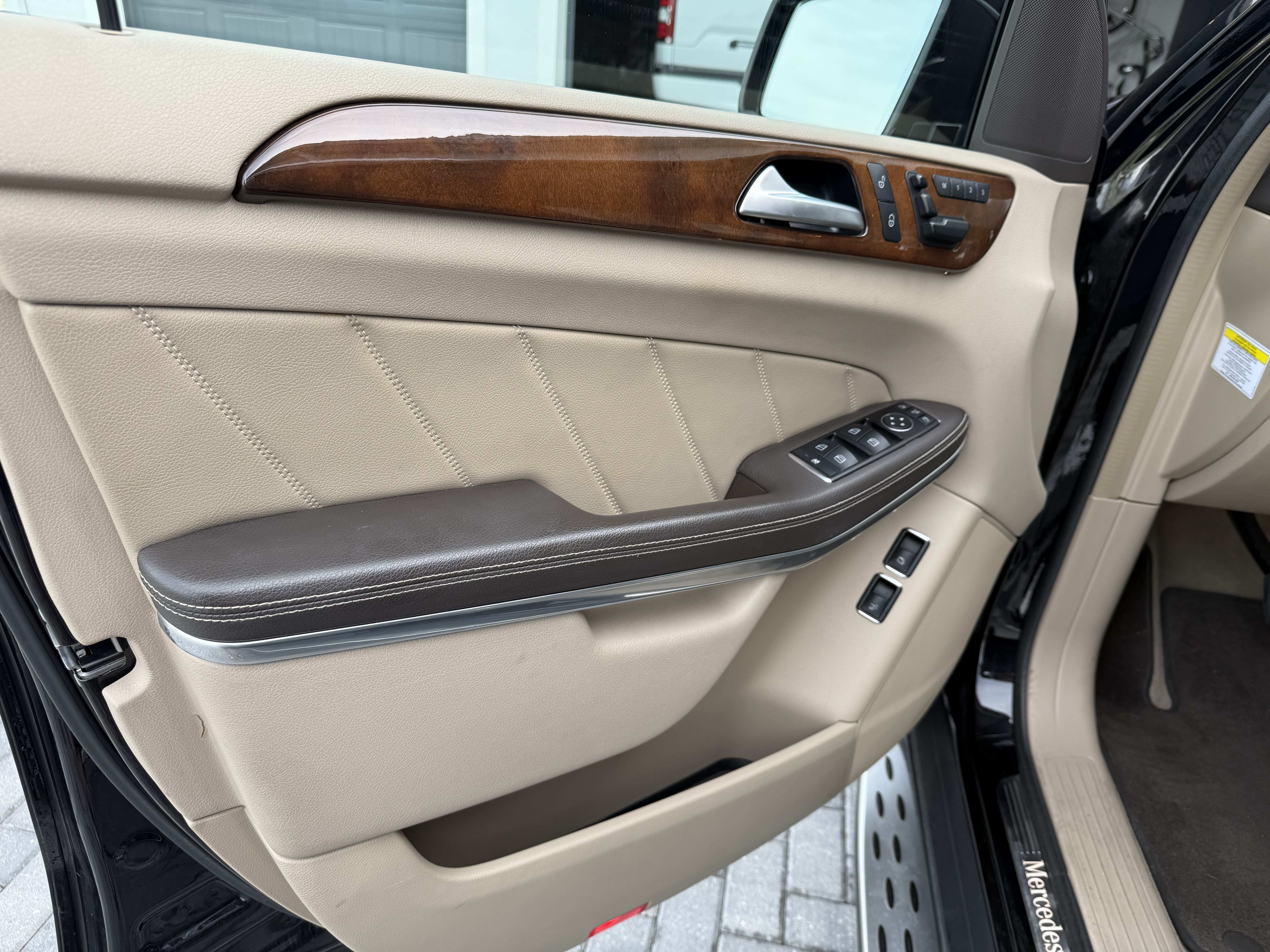 Used 2013 Mercedes-Benz GL 450 4MATIC image 9