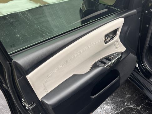Used 2013 Toyota Avalon XLE Touring FWD image 13