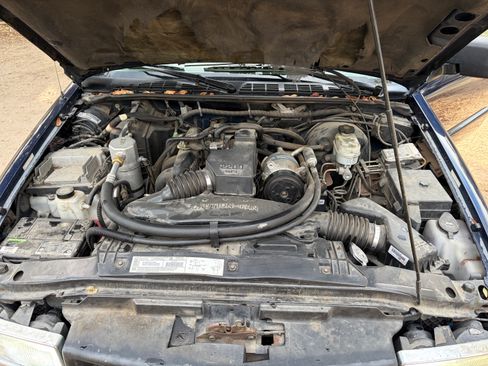 Used 2003 Chevrolet S10 Pickup LS image 12