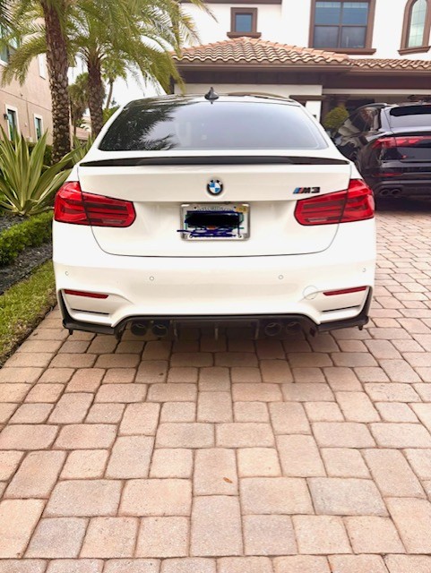 Used 2018 BMW M3 RWD image 9
