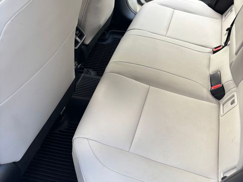 Used 2021 Lexus UX 200 w/ Accessory Package (Z2) image 8