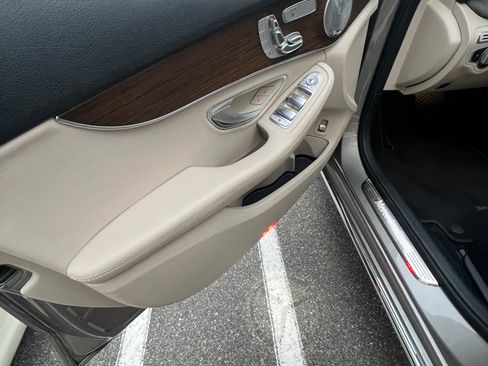 Used 2020 Mercedes-Benz C 300 Sedan image 12