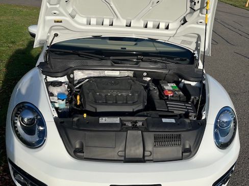 Used 2019 Volkswagen Beetle 2.0T SE image 12