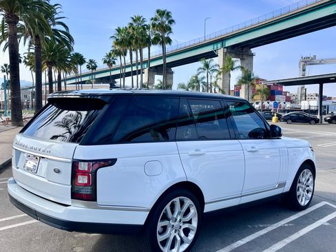 Used 2016 Land Rover Range Rover HSE image 4