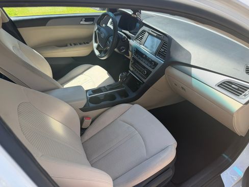 Used 2016 Hyundai Sonata SE image 4