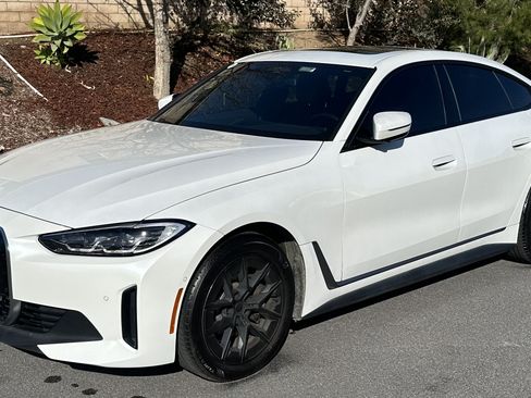 Used 2022 BMW i4 eDrive40 image 2